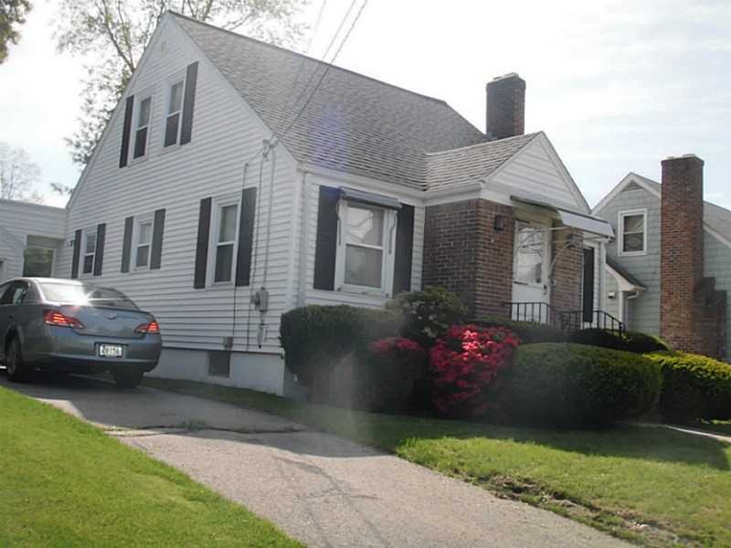 Exterior Front. Vinyl sided, newer one layer roof,