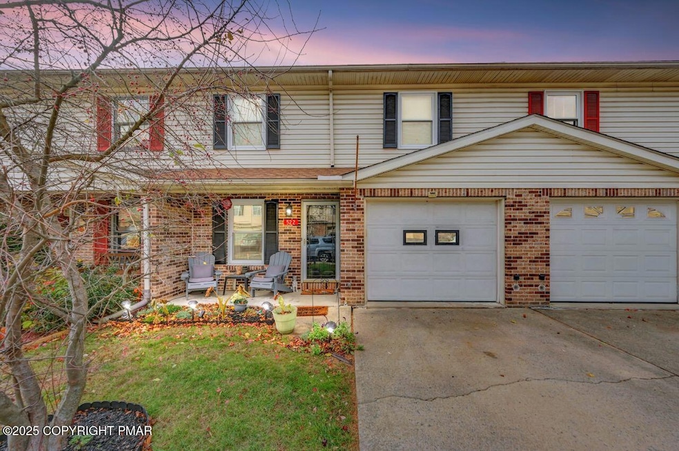 522 S Lehigh Gap St, Walnutport, PA 18088 - photo 1