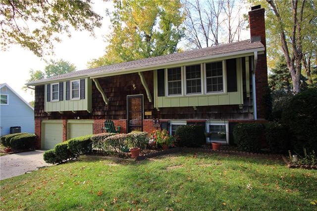 7102 Garnett St, Shawnee, KS 66203 - photo 1