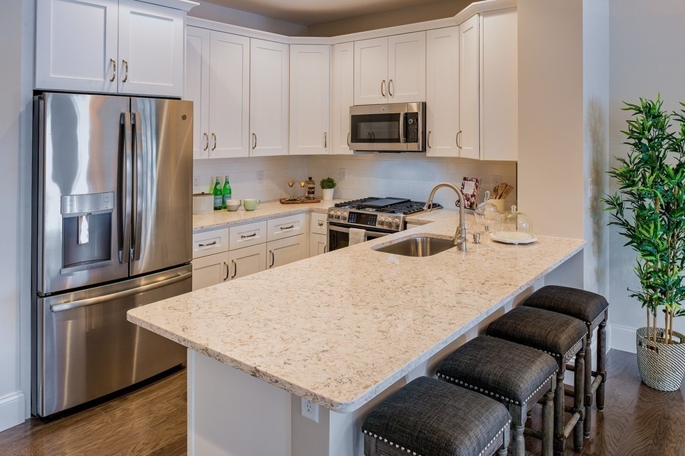 443 Essex St unit 202, Swampscott, MA 01907 - photo 1