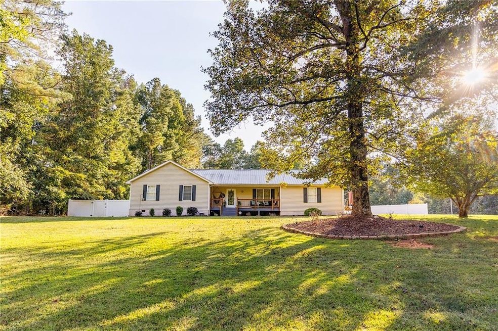 4880 Sherman Allen Rd, Gainesville, GA 30507 - photo 1