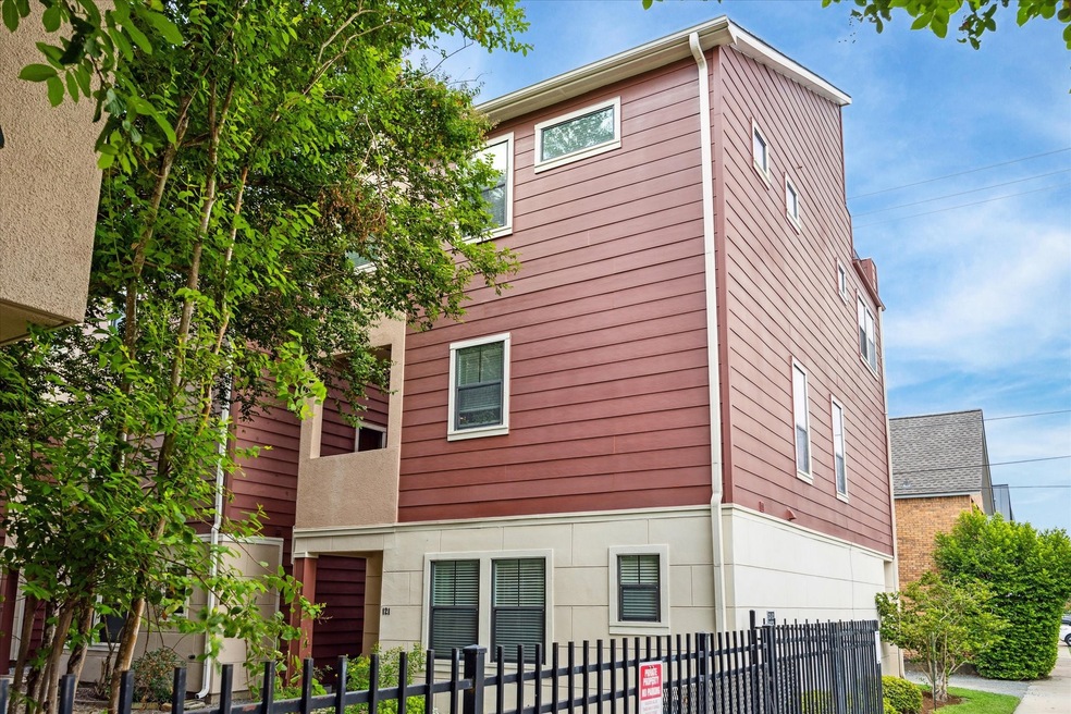 121 W 10th St, Houston, TX 77008 - photo 1