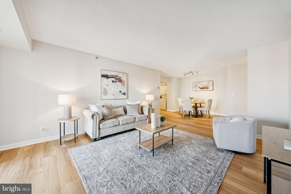 For Sale $565,000 • Co-Listing Agent