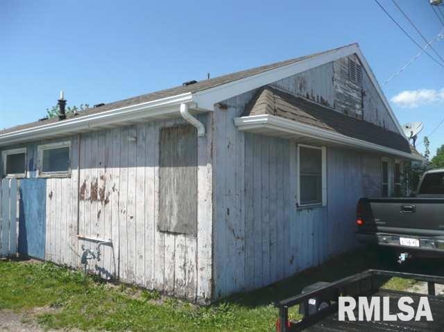 108 Commercial Dr, Lincoln, IL 62656 - photo 1