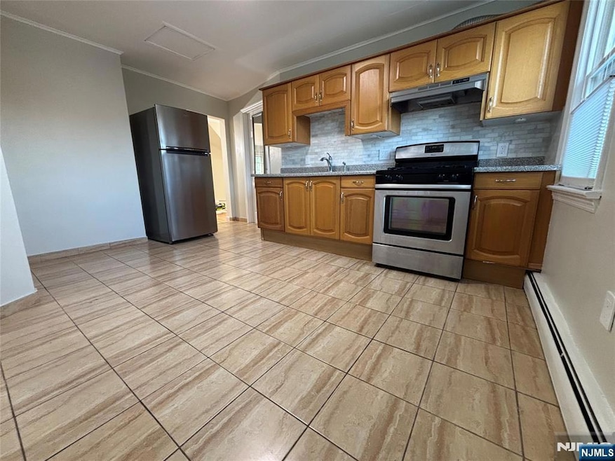 57 Kipp Ave unit 3, Hasbrouck Heights, NJ 07604 - photo 1