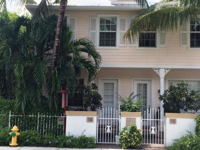 END UNIT TOWNHOME