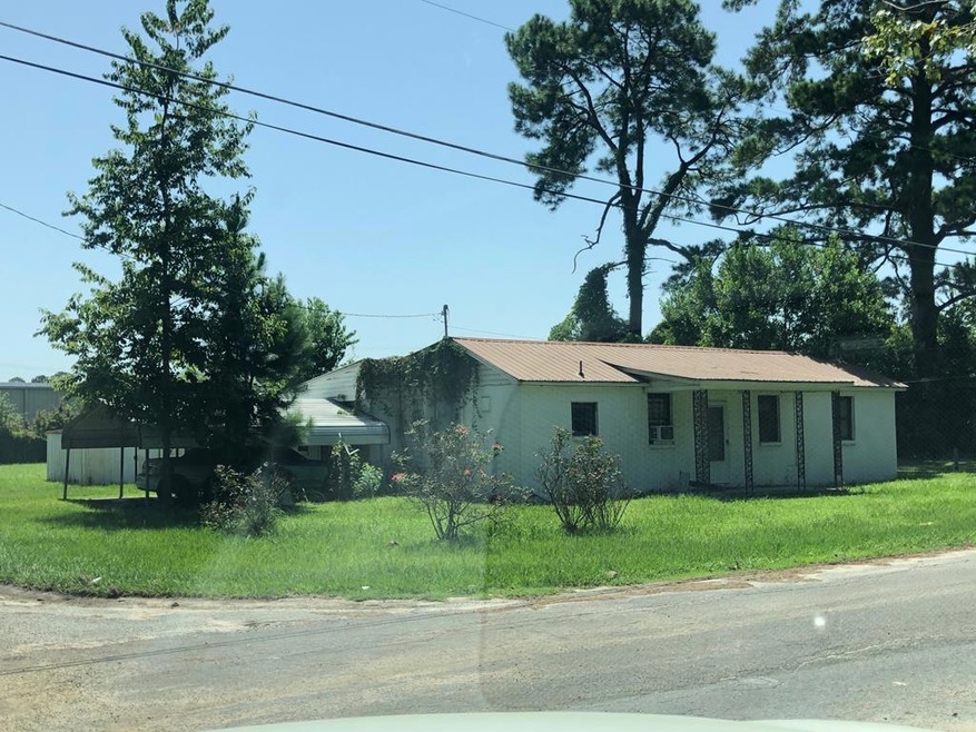 112 N Devane St, Adel, GA 31620 - photo 1