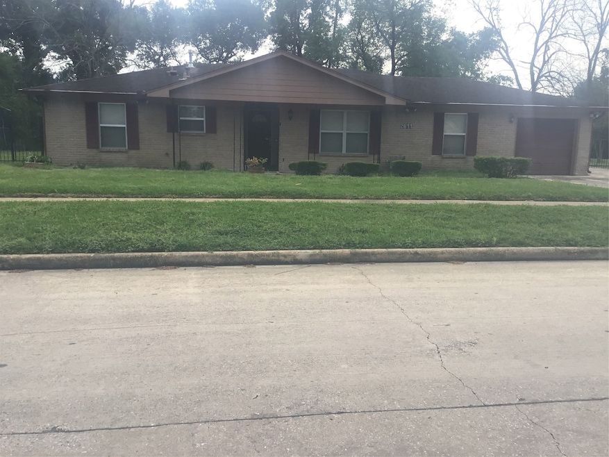 2611 Garapan St, Houston, TX 77091 - photo 1