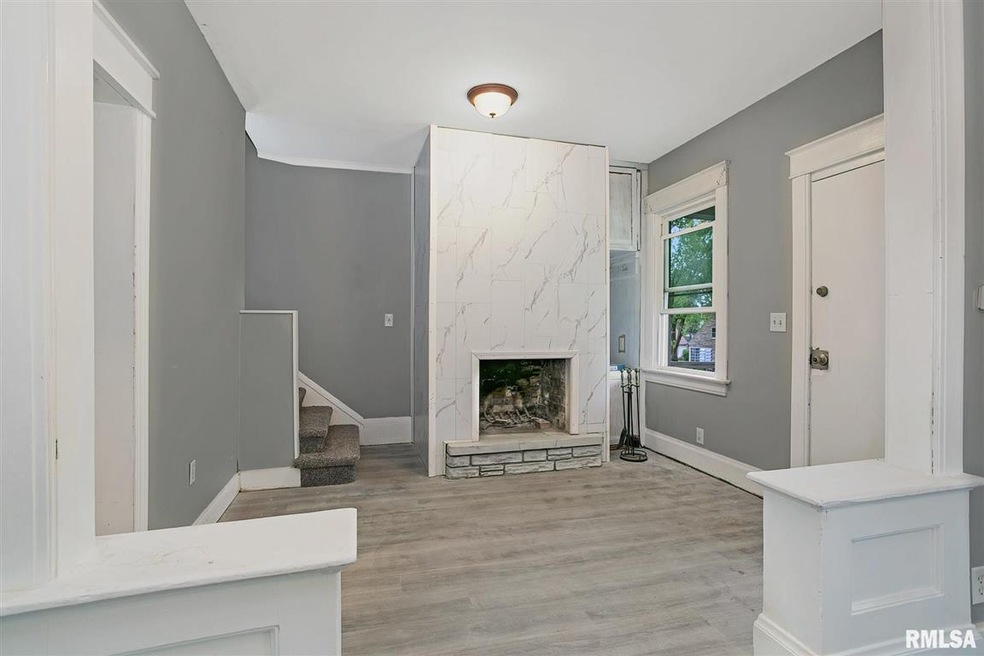 2022 N Myrtle St, Davenport, IA 52804 - photo 1