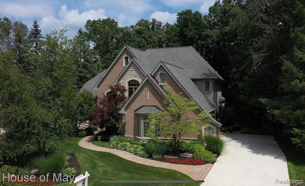 4719 S Ridge Dr, West Bloomfield, MI 48323 - photo 1