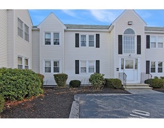 60 Florry Dr unit 15, Dracut, MA 01826 - photo 1