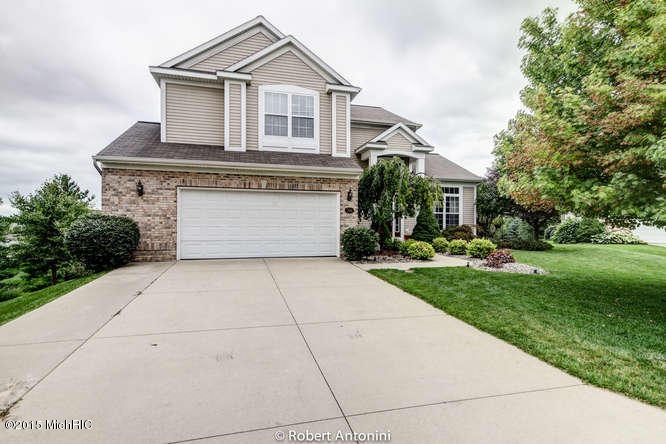 766 Maple Hill Ct SE Ada MI-small-001-28