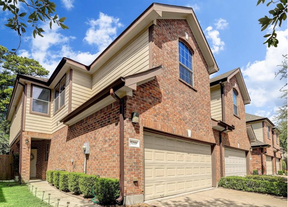 5219 Brinkman Ct, Houston, TX 77091 - photo 1