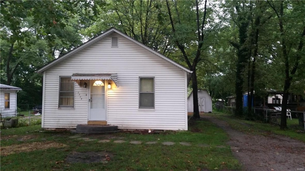 2928 Black Ln, Collinsville, IL 62234 - photo 1