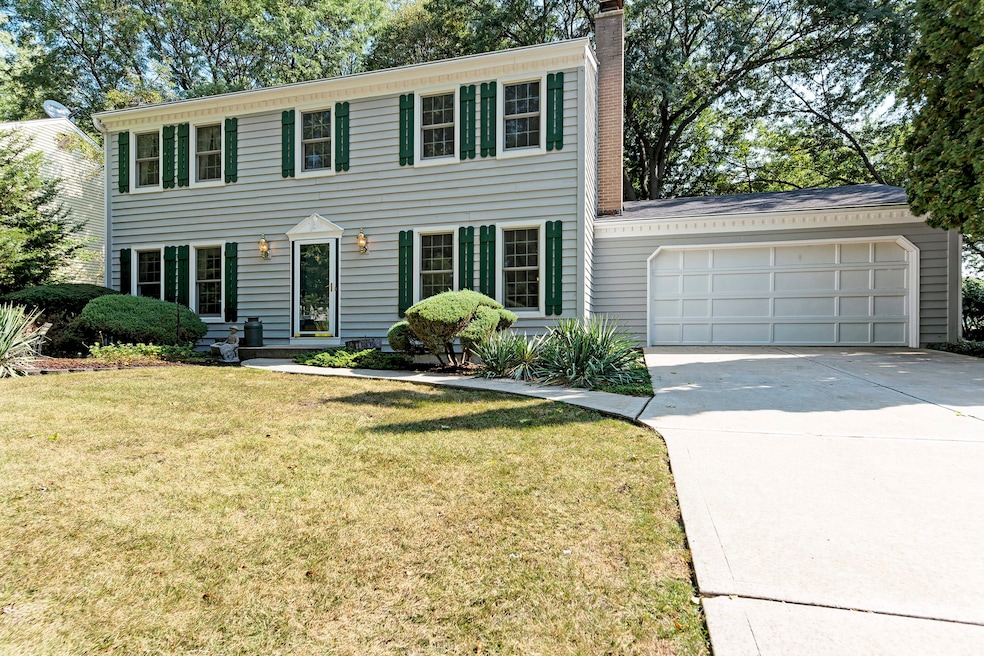 1732 Fender Rd, Naperville, IL 60565 - photo 1