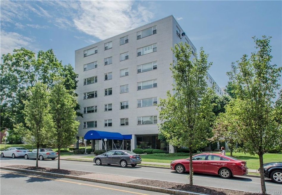 Hampshire House East & West unit 3C, West Hartford, CT 06119 - photo 1