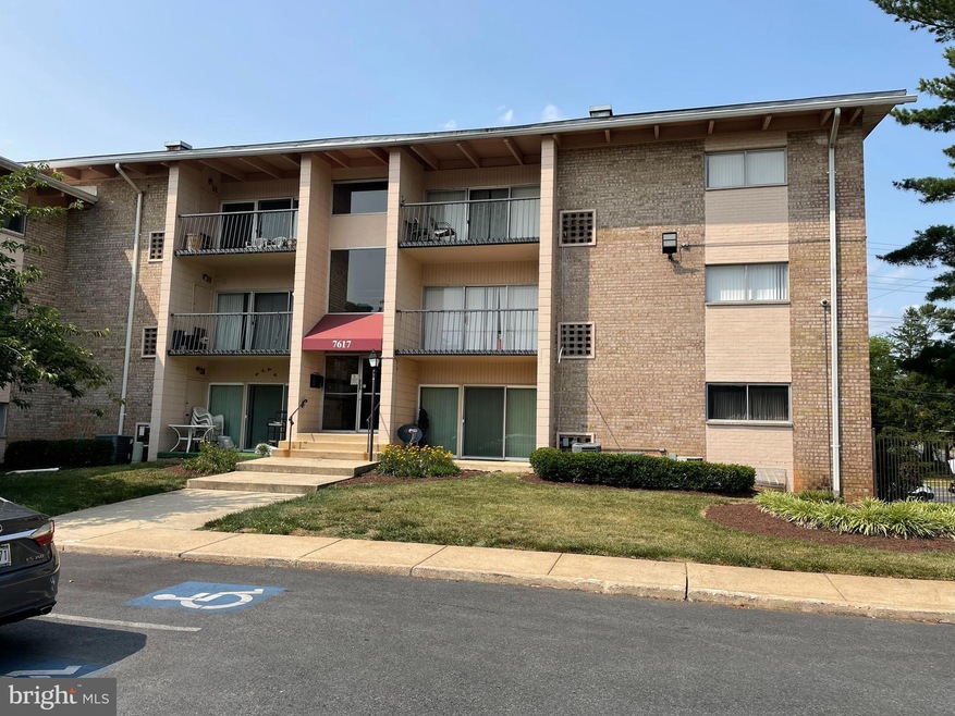 7617 Fontainebleau Dr unit 2145, New Carrollton, MD 20784 - photo 1