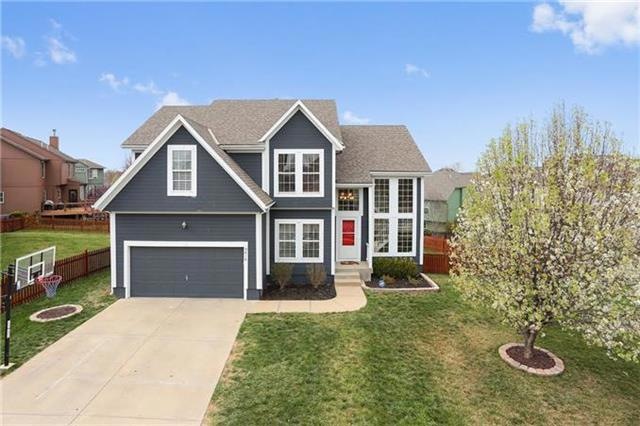 5616 Theden St, Shawnee, KS 66218 - photo 1