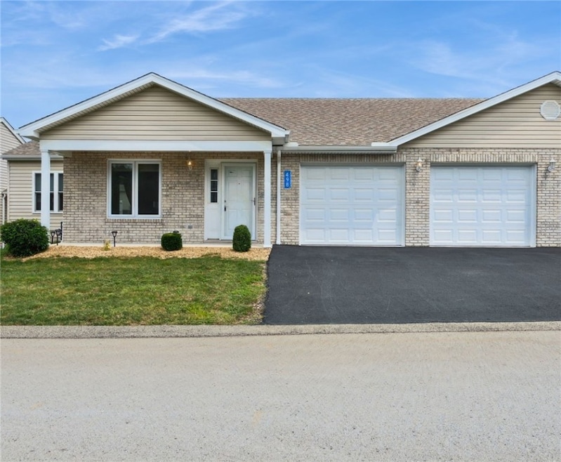 498 Sunview Cir, Latrobe, PA 15650 - photo 1