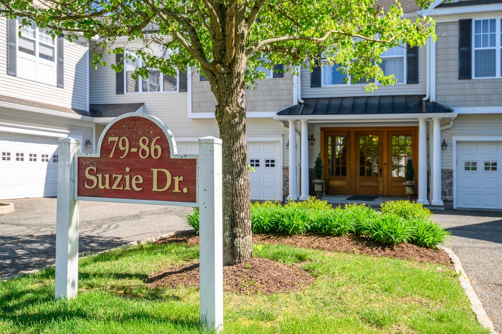 82 Suzie Dr, Newtown, CT 06470 - photo 1