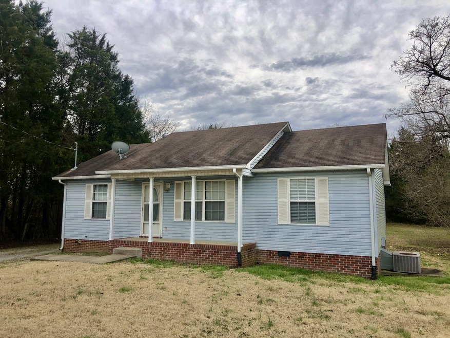 304 Canova Dr, Shelbyville, TN 37160 - photo 1