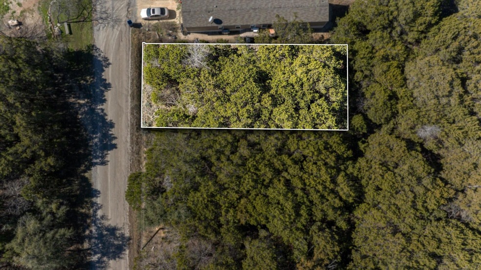 924 Devils River Dr, Granbury, TX 76048 - photo 1