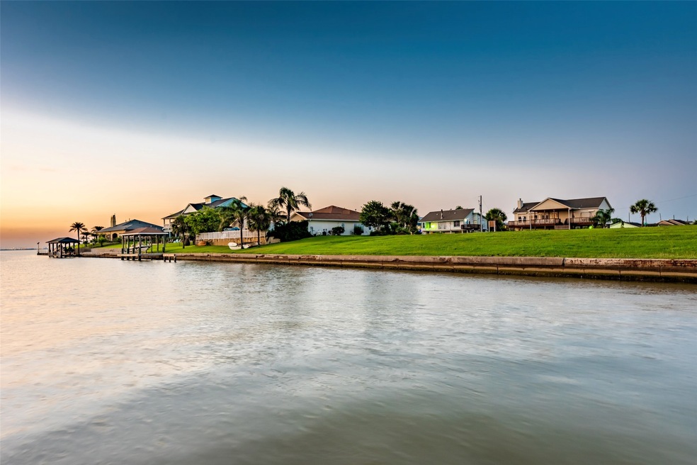 000 81st, Galveston, TX 77554 - photo 1