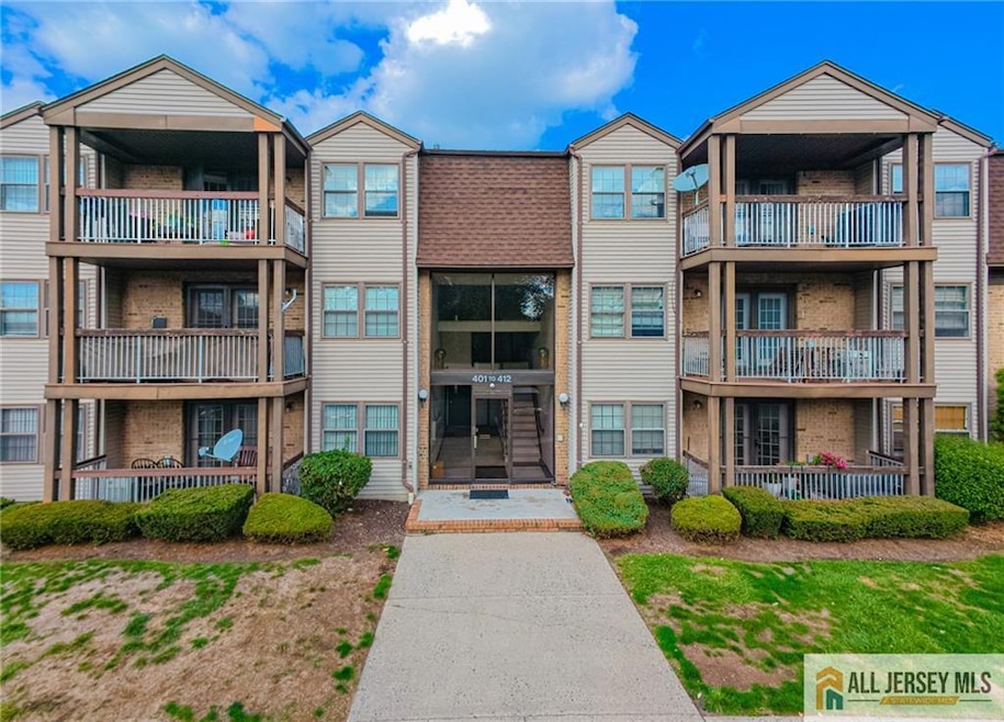 Under Contract $379,900