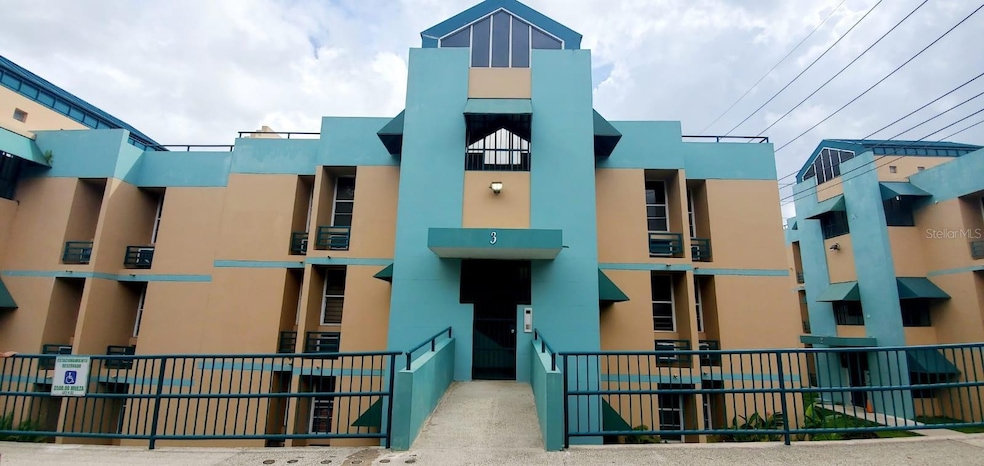 . Calle Miramar unit 306, Mayaguez, PR 00682 - photo 1