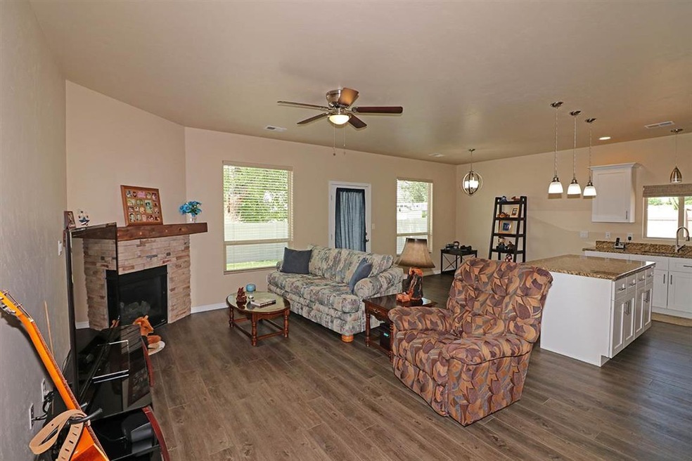 455 Arenosa St, Grand Junction, CO 81504 - photo 1