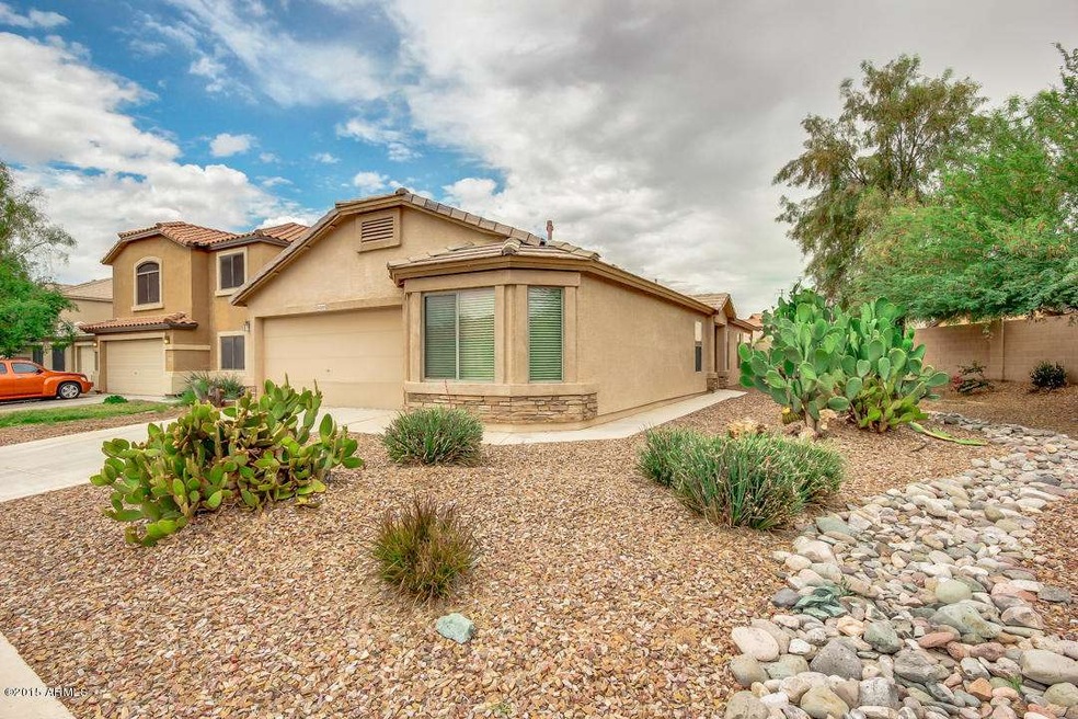 Sunland Dr-01