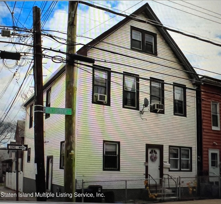 933 van Duzer St, Staten Island, NY 10304 - photo 1