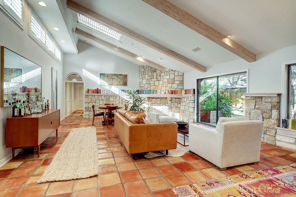 2018 Chantilly Ln, Houston, TX 77018 - photo 1