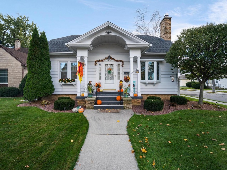 1861 Michigan Ave, Manitowoc, WI 54220 - photo 1