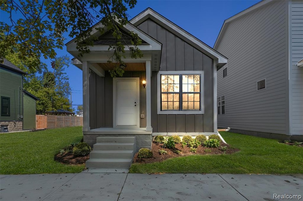 For Sale $350,100 • Co-Listing Agent