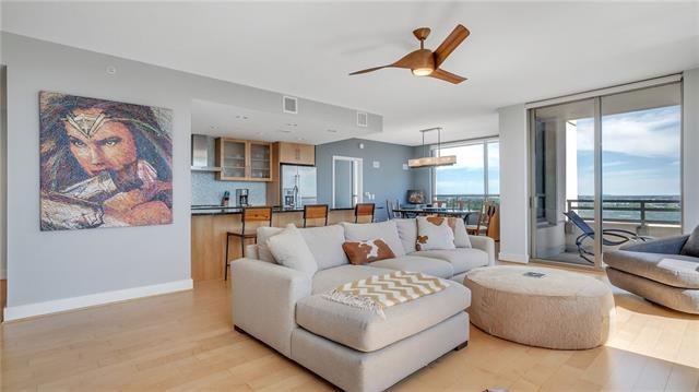 Floor to ceiling windows makes this space so open 