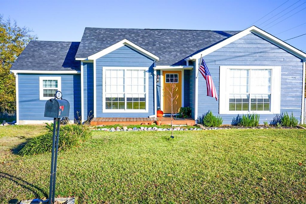 2 Loy Dr, Denison, TX 75020 - photo 1