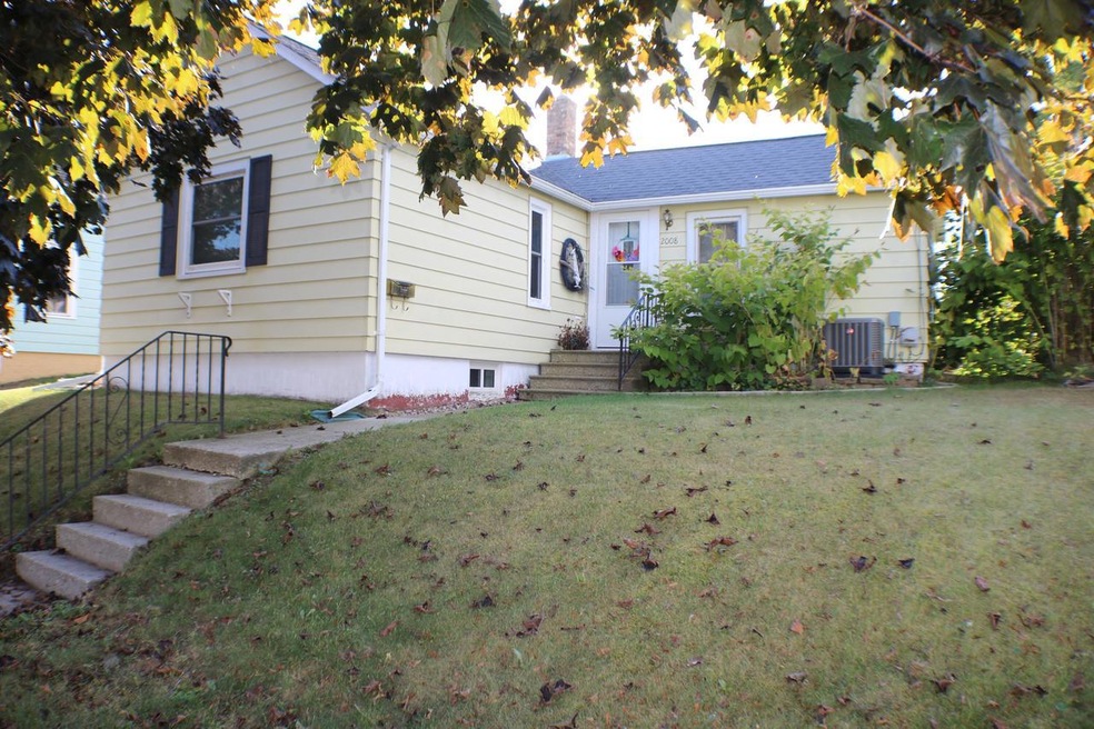 2008 E River St, Two Rivers, WI 54241 - photo 1