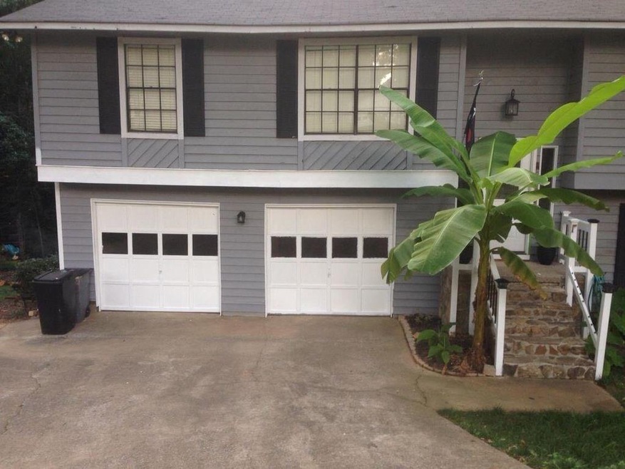 Large open floor plan with 2 car garage and 10 x 2