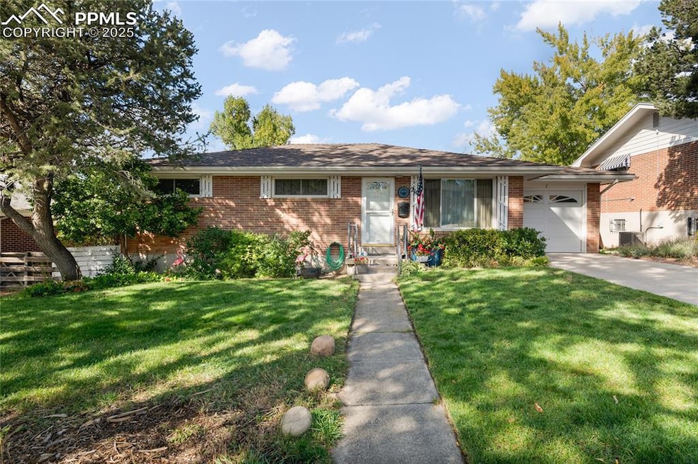 2108 Eagle View Dr, Colorado Springs, CO 80909 - photo 1