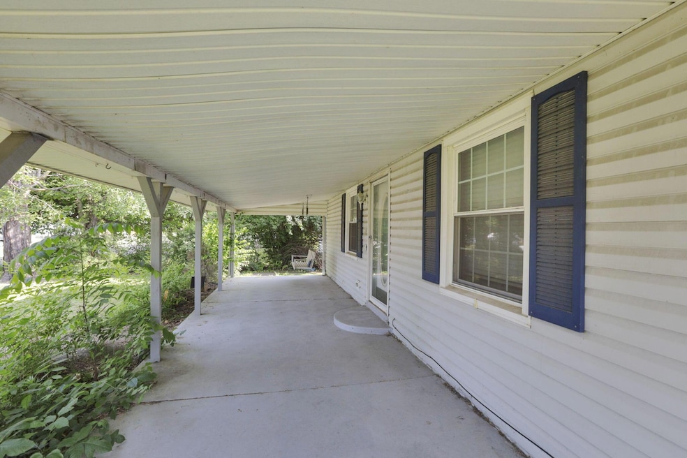 Full Length Porch!
