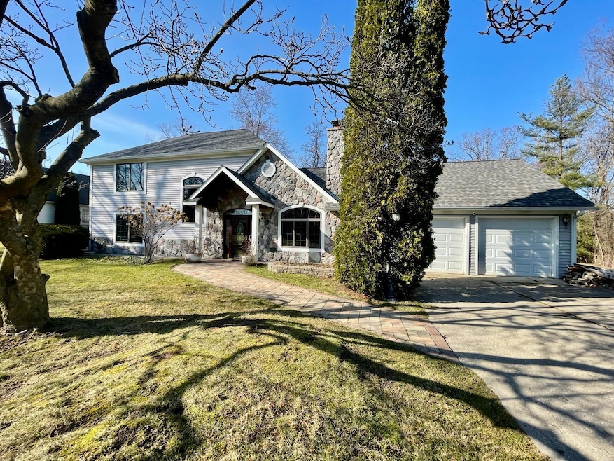 3607 Shallow Brook Dr, Bloomfield Hills, MI 48302 - photo 1