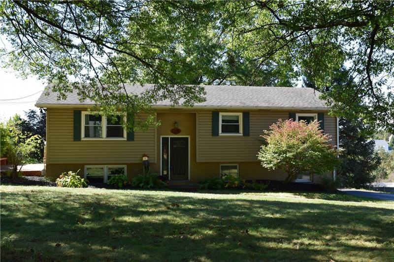 Welcome home to 1274 Oakridge Road.
