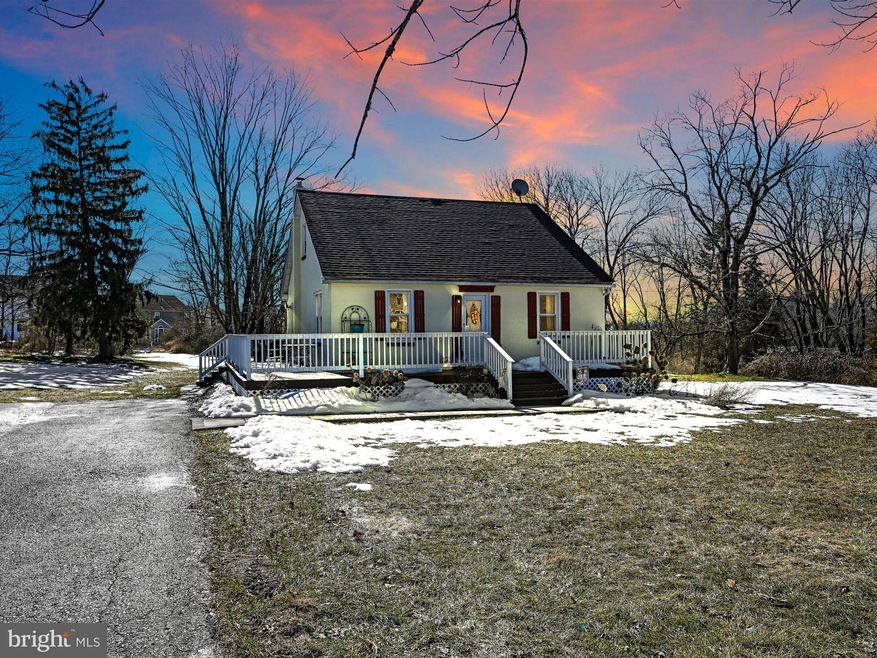 196 Pine Ford Rd, Pottstown, PA 19464 - photo 1