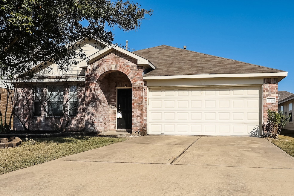 25418 Barmby Dr, Tomball, TX 77375 - photo 1