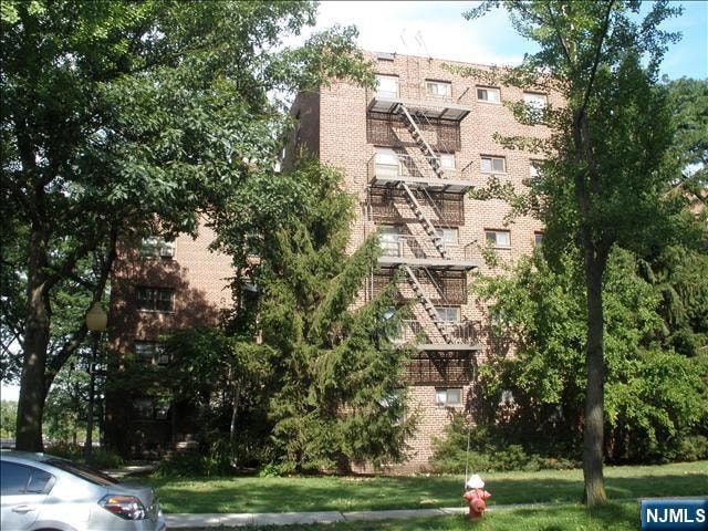 For Rent $1,690/month