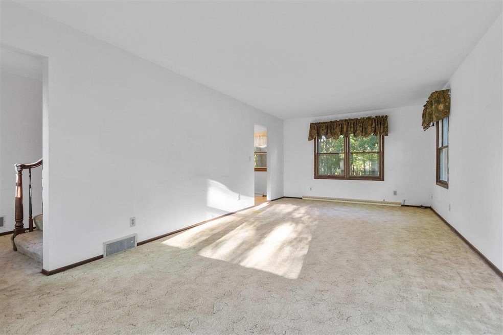 W5251 State Park Ct, Appleton, WI 54915 - photo 1