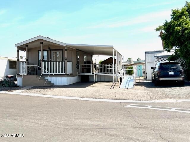 EXTERIOR DECK SIDE 4