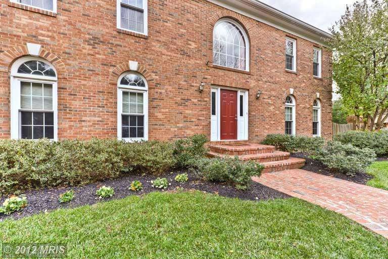 9435 Lakeside Dr, Vienna, VA 22182 - photo 1