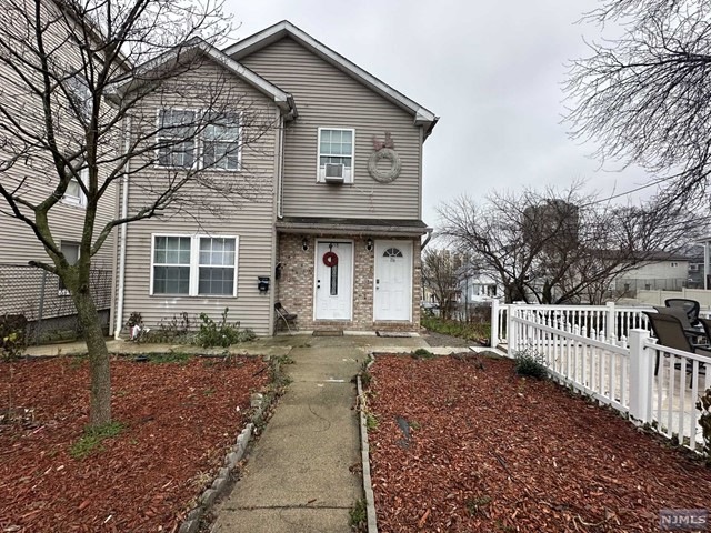 Sold $617,000 • Co-Listing Agent